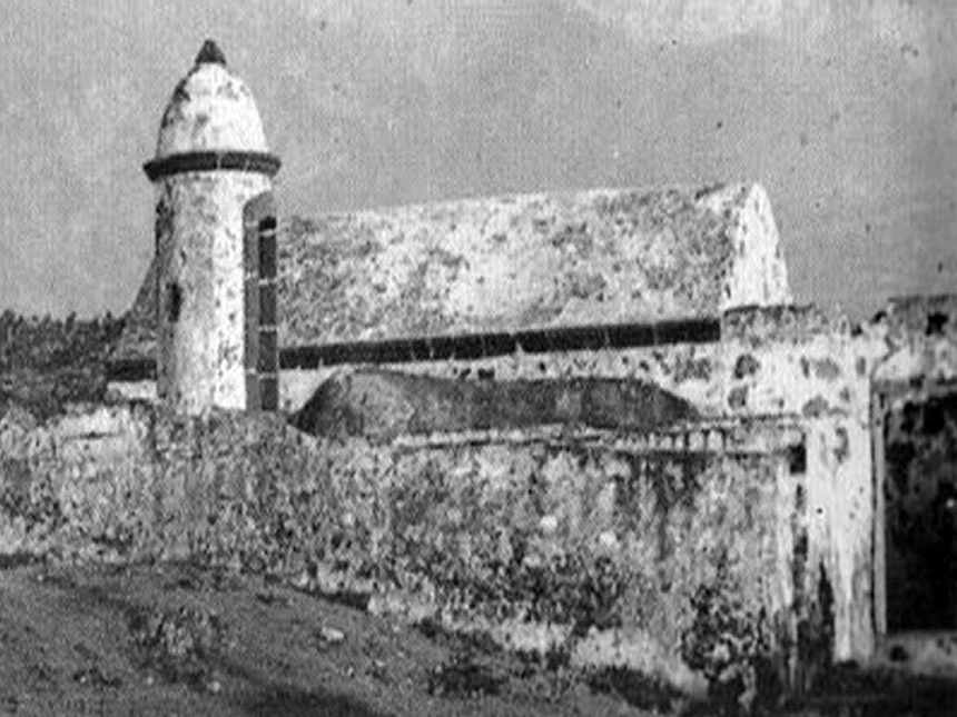 Imagen antigua en blanco y negro del Polvorín, en el Puerto de la Cruz