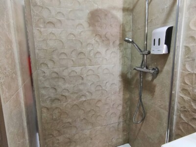Ducha del baño del alojamiento "Castillo San Felipe" de Alojamientos J&J