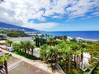Vistas al Polvorín, Castillo de San Felipe y Playa Jardín, en el Puerto de la Cruz