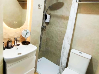 Baño del alojamiento "El Polvorín" de Alojamientos J&J